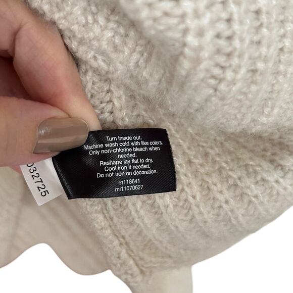 Lane Bryant Women's Stunning Holiday Bejeweled Cream Sweater Size 18/20 - Picture 7 of 8